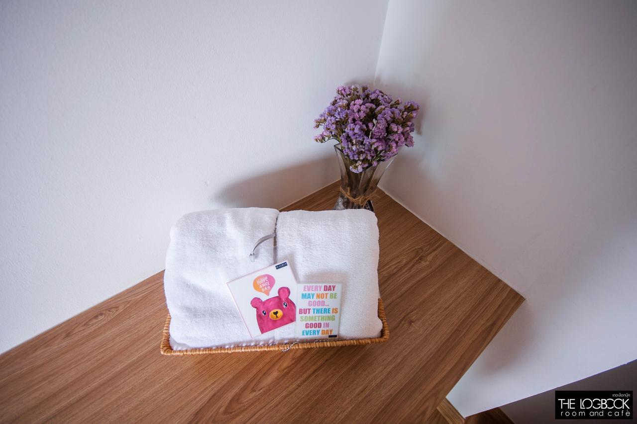 The Logbook Room And Cafe' Chonburi Ngoại thất bức ảnh