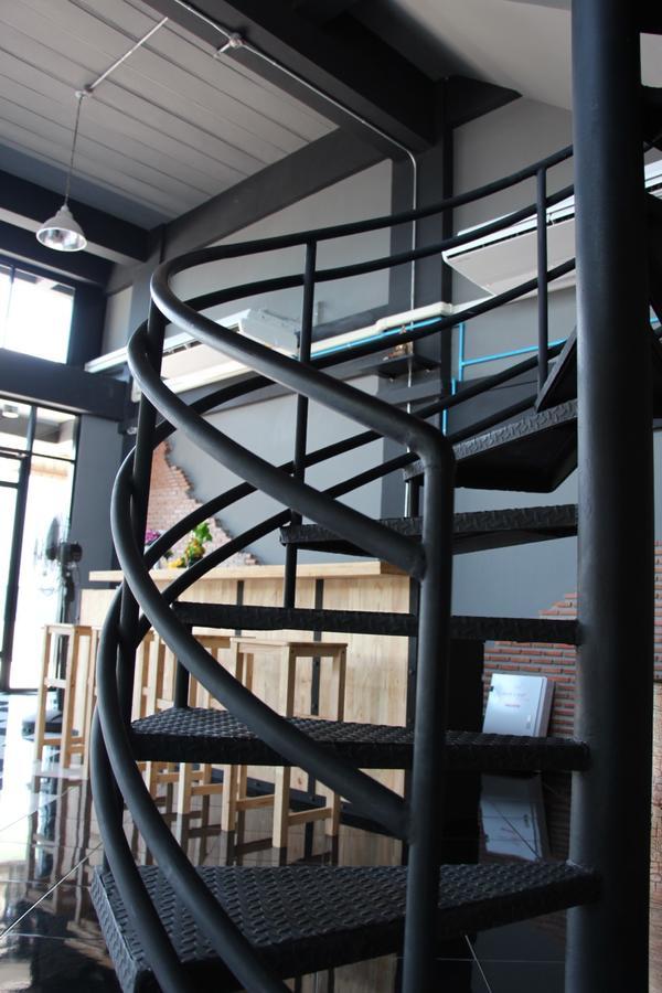 The Logbook Room And Cafe' Chonburi Ngoại thất bức ảnh