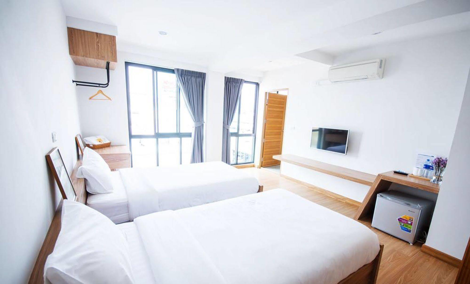The Logbook Room And Cafe' Chonburi Ngoại thất bức ảnh